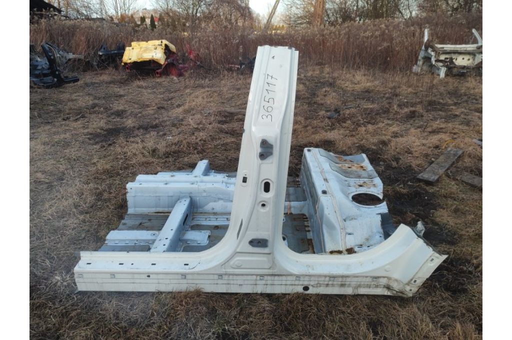 Centralny słupek nadwozia lew. SSANGYONG TIVOLI 15-19 (365117)