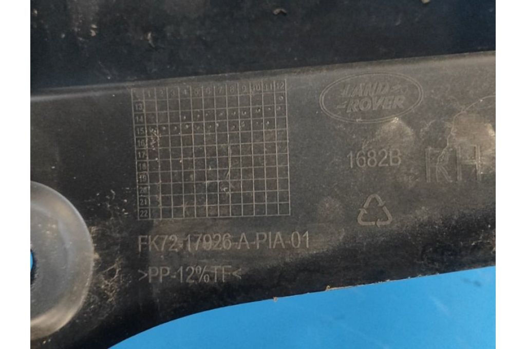 FK72-17D781-A | Tylny zderzak LAND ROVER DISCOVERY Sport 15-19 (365457) - Zdjęcie 12