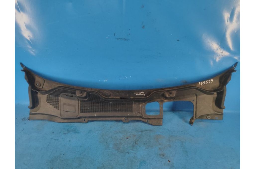 FK72-020K46-A | Osłona pod przednią szybę LAND ROVER DISCOVERY Sport 15-19 (365515)