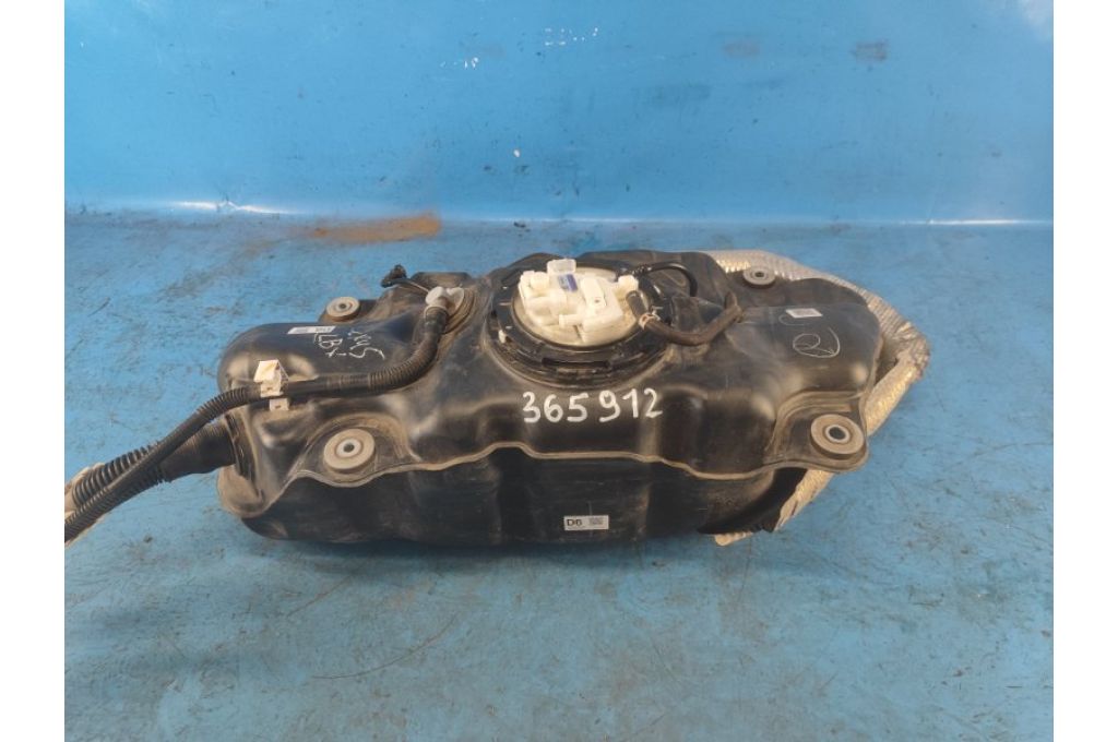 77001-52780 | Zbiornik paliwa LEXUS LBX 23- (365912)