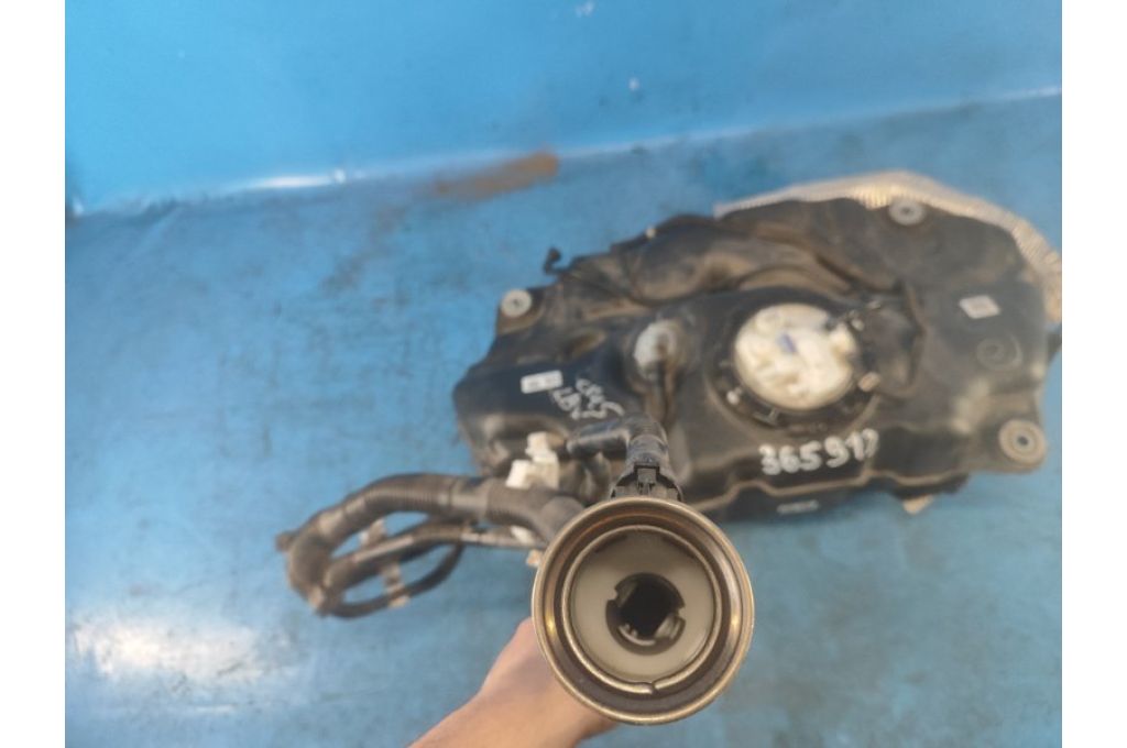 77001-52780 | Zbiornik paliwa LEXUS LBX 23- (365912) - Zdjęcie 2