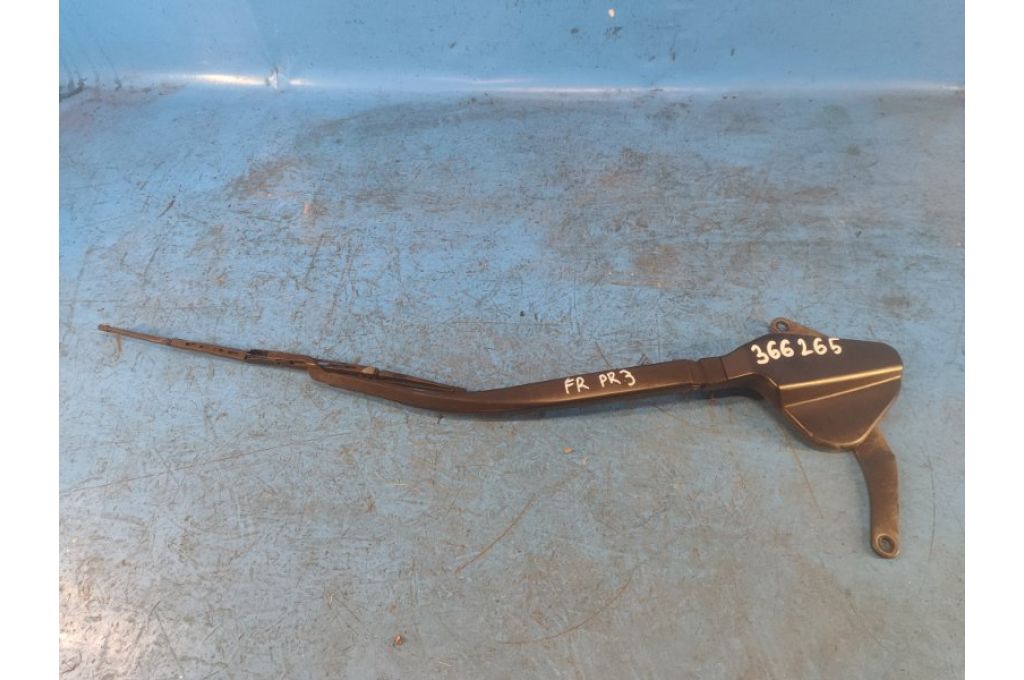 85211-47100 | Ramię przedniego wycieraczka praw. TOYOTA PRIUS - 30 09-17 (366265)