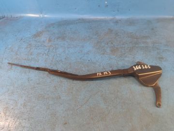 Ramię przedniego wycieraczka praw. TOYOTA PRIUS - 30 09-17