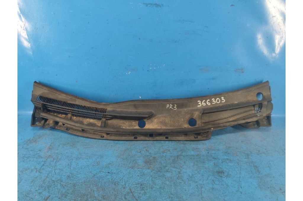 55708-47110 | Osłona pod przednią szybę TOYOTA PRIUS - 30 09-17 (366303)