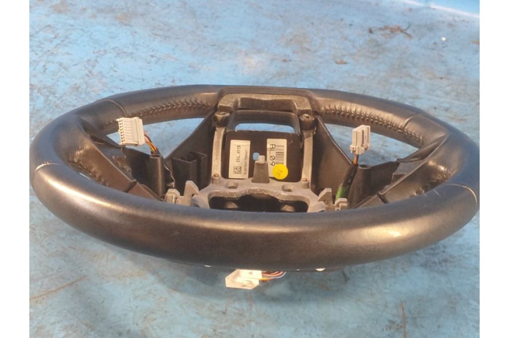 4S11335000 | Kierownica SSANGYONG TIVOLI 15-19 (366638) - Zdjęcie 2