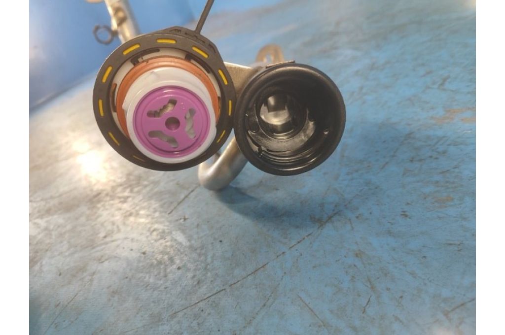 K8D2-9032-EB | Szyjka zbiornika paliwa LAND ROVER EVOQUE 19- (366639) - Zdjęcie 6