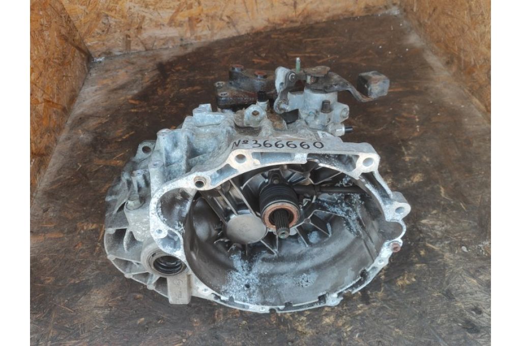 31020-35000 | Manualna skrzynia biegów SSANGYONG TIVOLI 15-19 (366660)