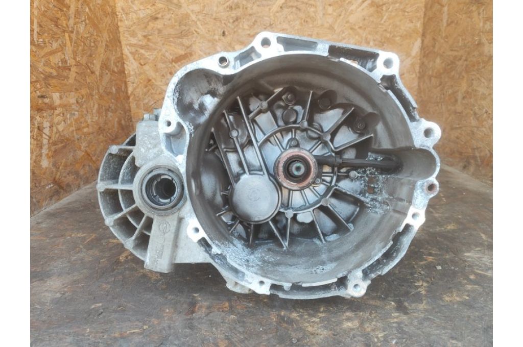 31020-35000 | Manualna skrzynia biegów SSANGYONG TIVOLI 15-19 (366660) - Zdjęcie 2