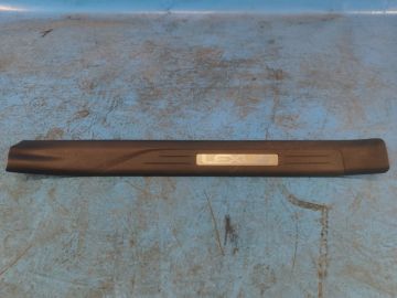 wewnętrzna osłona progu przed. praw. LEXUS LBX 23-