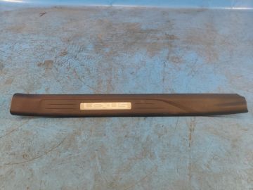 wewnętrzna osłona progu przed. lew. LEXUS LBX 23-