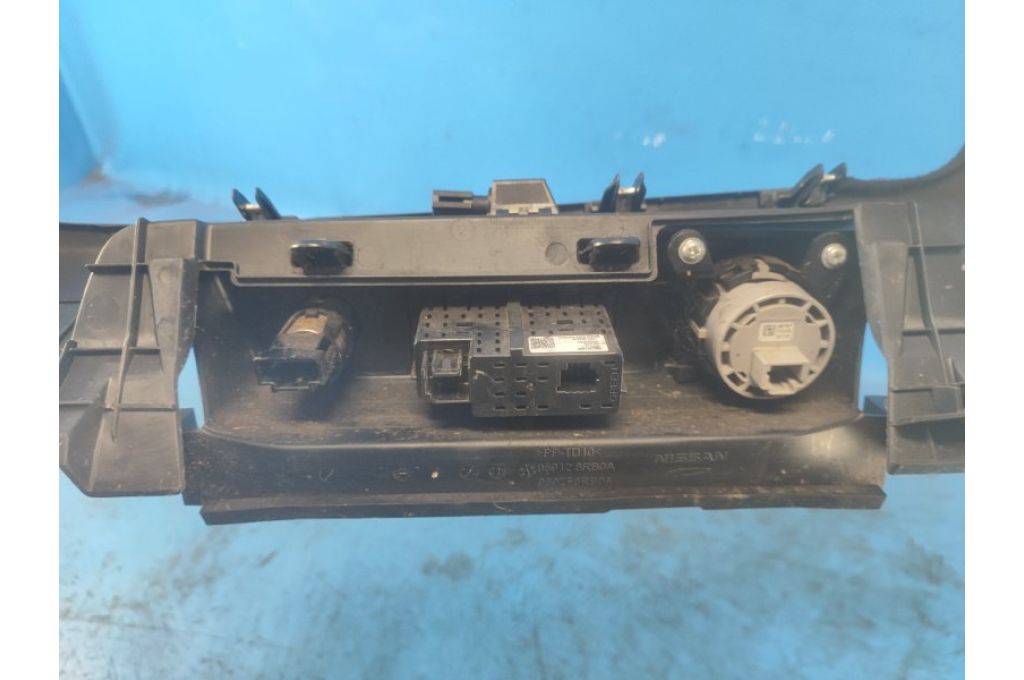 96912-6RB0A | Plastik wewnętrzny przed. NISSAN X-TRAIL/ROGUE T33 20- (366929) - Zdjęcie 4