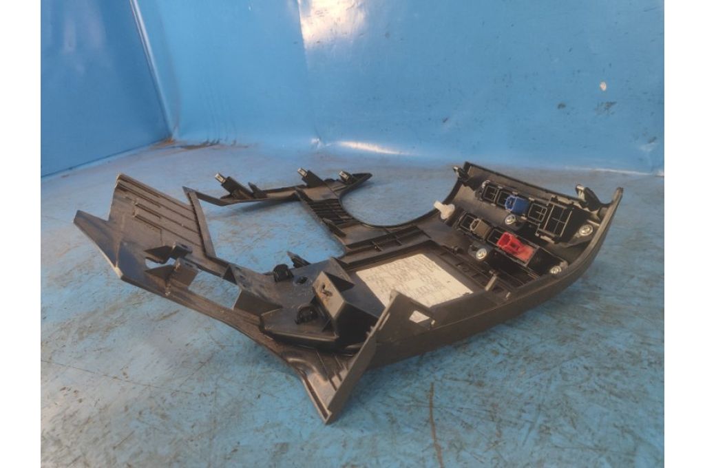 68106-6RB0A | Plastik wewnętrzny przed. lew. NISSAN X-TRAIL/ROGUE T33 20- (366930) - Zdjęcie 4