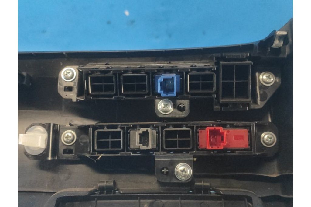 68106-6RB0A | Plastik wewnętrzny przed. lew. NISSAN X-TRAIL/ROGUE T33 20- (366930) - Zdjęcie 7