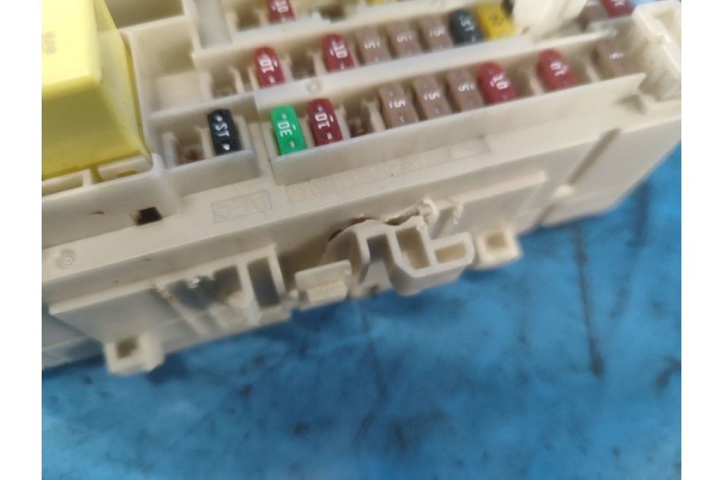 24350-6RA0C | Skrzynka bezpiecznikow wewnętrznych NISSAN X-TRAIL/ROGUE T33 20- (366935) - Zdjęcie 3