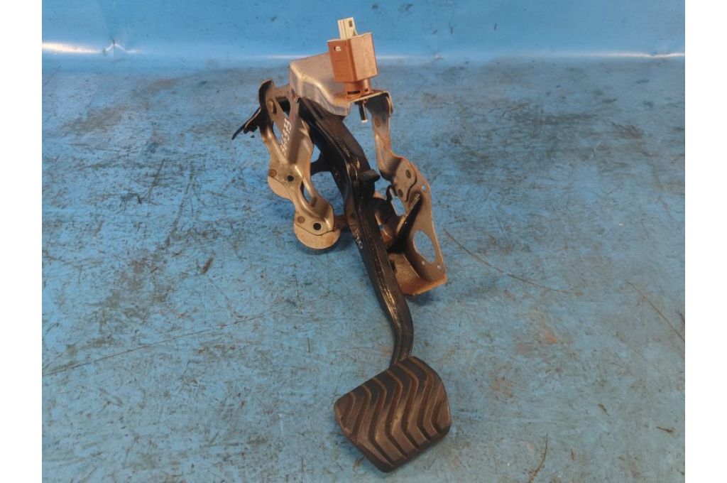 46501-6FP0B | Pedał hamulca NISSAN X-TRAIL/ROGUE T33 20- (366973)