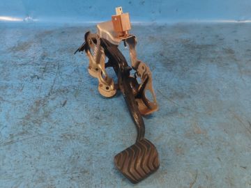 Pedał hamulca NISSAN X-TRAIL/ROGUE T33 20-