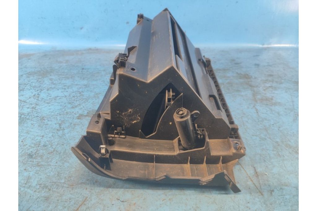 68102-6RB0A | Schowek NISSAN X-TRAIL/ROGUE T33 20- (366997) - Zdjęcie 5