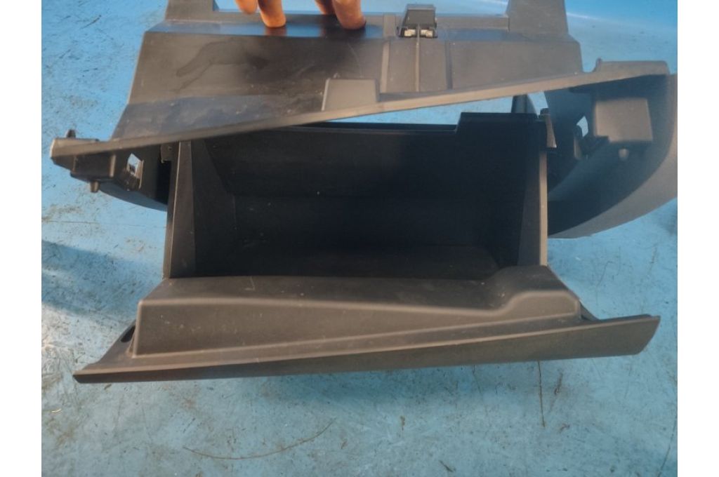 68102-6RB0A | Schowek NISSAN X-TRAIL/ROGUE T33 20- (366997) - Zdjęcie 8