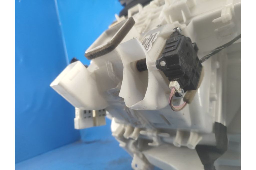 27110-6RC0A | obudowa nagrzewnicy NISSAN X-TRAIL/ROGUE T33 20- (367001) - Zdjęcie 12