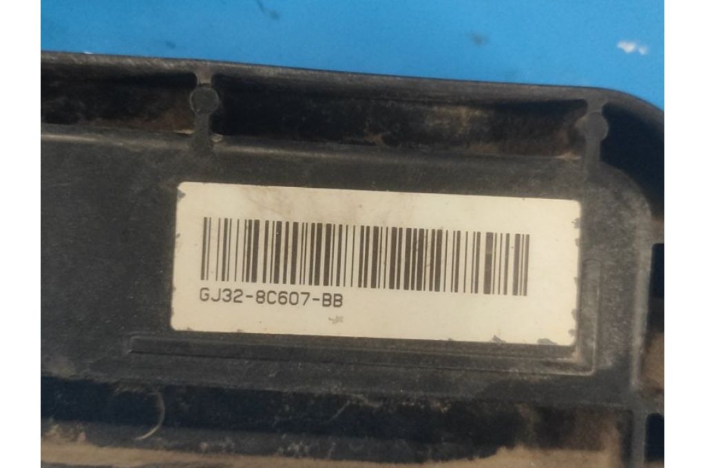 GJ32-8C607-BB | dyfuzor wentylatora chłodnicy głównej LAND ROVER DISCOVERY Sport 15-19 (367216) - Zdjęcie 3