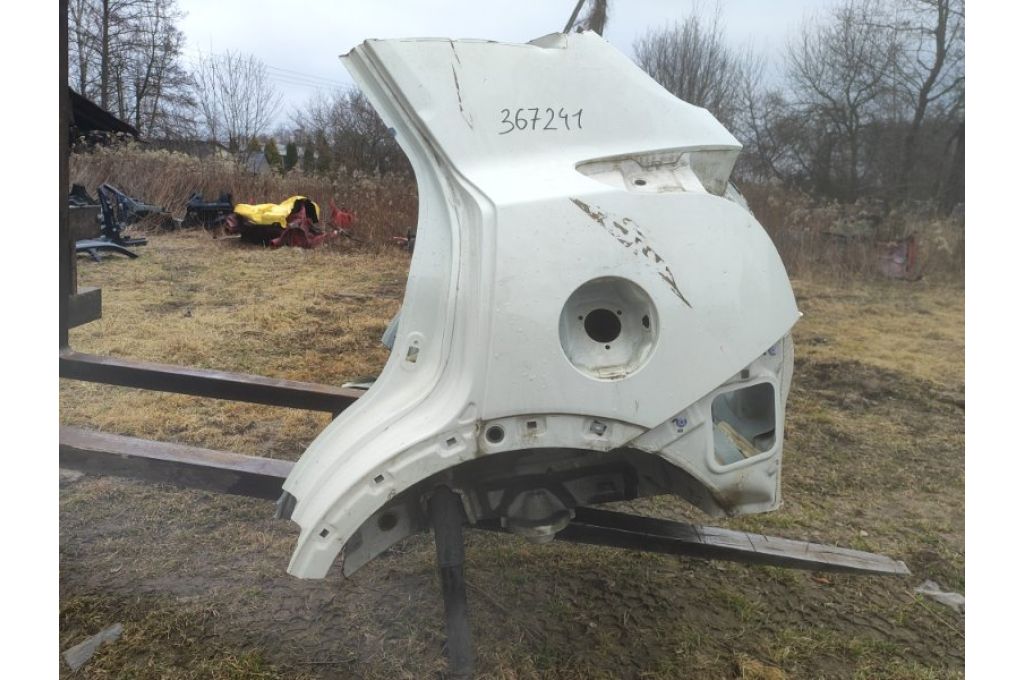 Tylna ćwiartka lew. SSANGYONG TIVOLI 15-19 (367241)