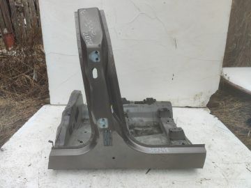 Centralny słupek nadwozia praw. LAND ROVER EVOQUE 19-