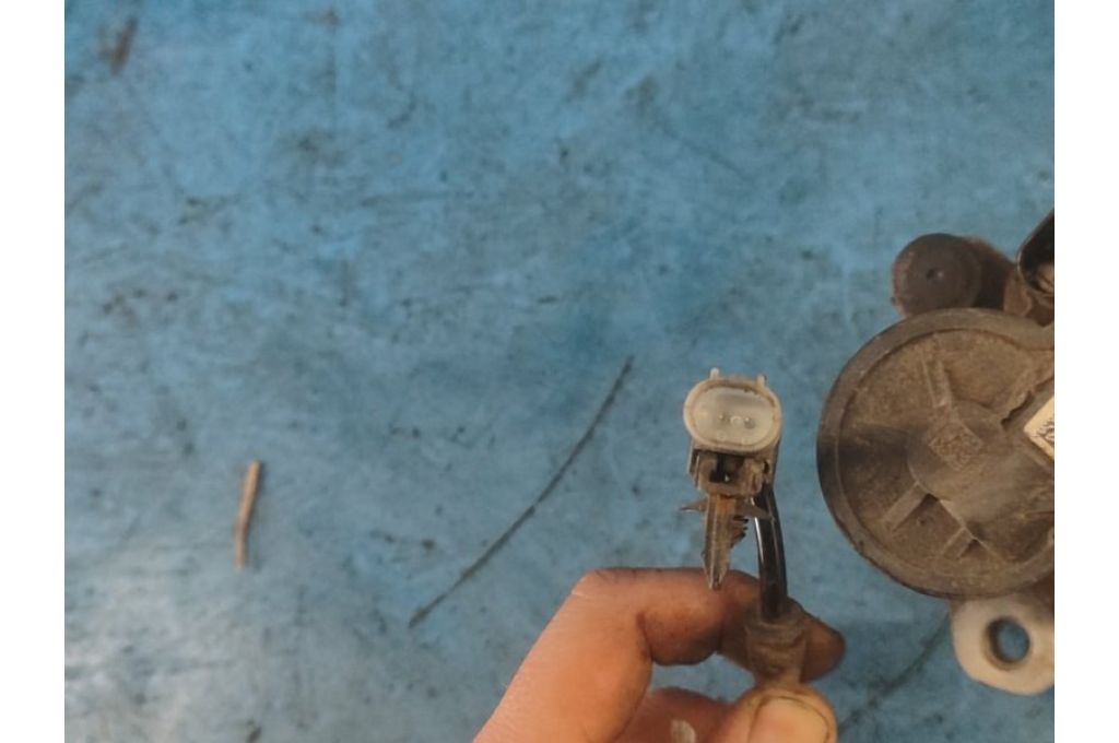 K8D2-2K327-AB | Zacisk hamulcowy tyl. praw. LAND ROVER EVOQUE 19- (367292) - Zdjęcie 6