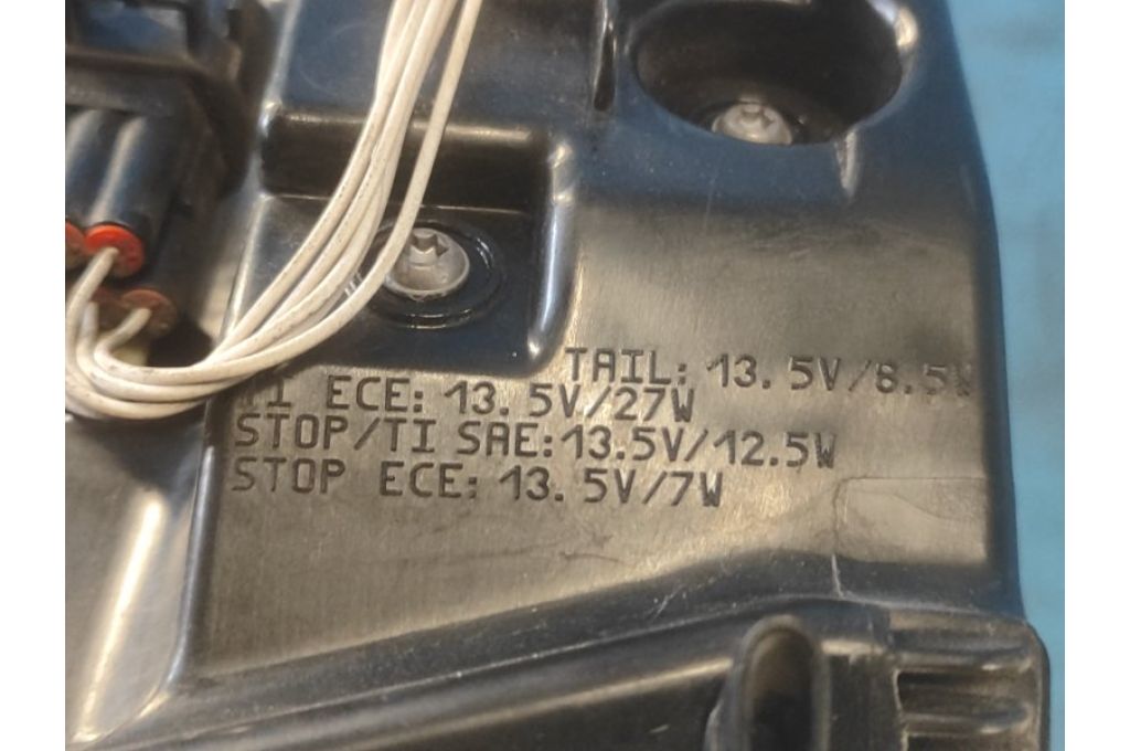 J8A2-13404-AG | Lampa Tylna praw. LAND ROVER VELAR 17- (367458) - Zdjęcie 8