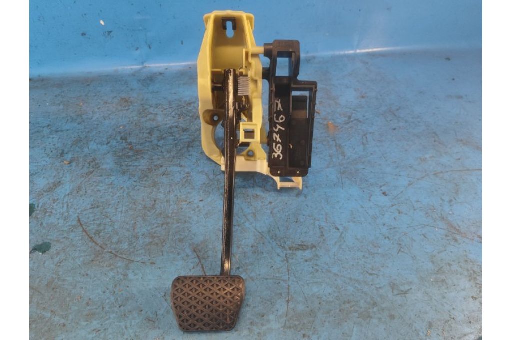 35 00 6 777 171 | Pedał hamulca BMW 6 SERIES (F13) 12-18 (367467)