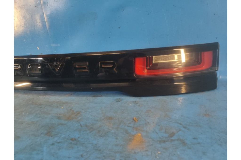 J8A2-13192-AG | Lampa tylna wewnętrzna LAND ROVER VELAR 17- (367531) - Zdjęcie 4