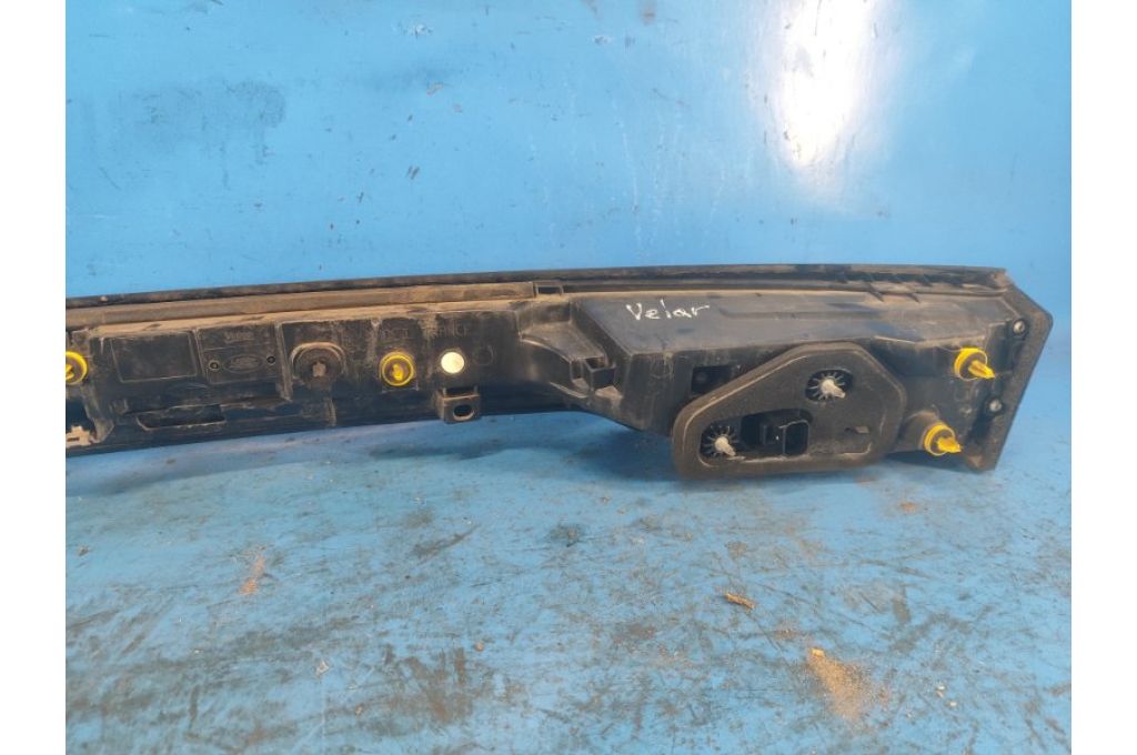 J8A2-13192-AG | Lampa tylna wewnętrzna LAND ROVER VELAR 17- (367531) - Zdjęcie 8