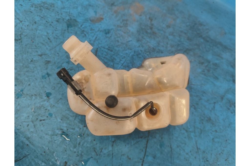 FK72-8K218-AA | Zbiorniczek wyrównawczy LAND ROVER DISCOVERY Sport 15-19 (367542) - Zdjęcie 4