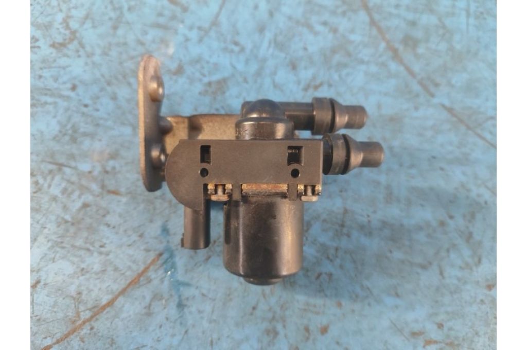 8517077 | zawór nagrzewnicy BMW 6 SERIES (F13) 12-18 (367676) - Zdjęcie 2