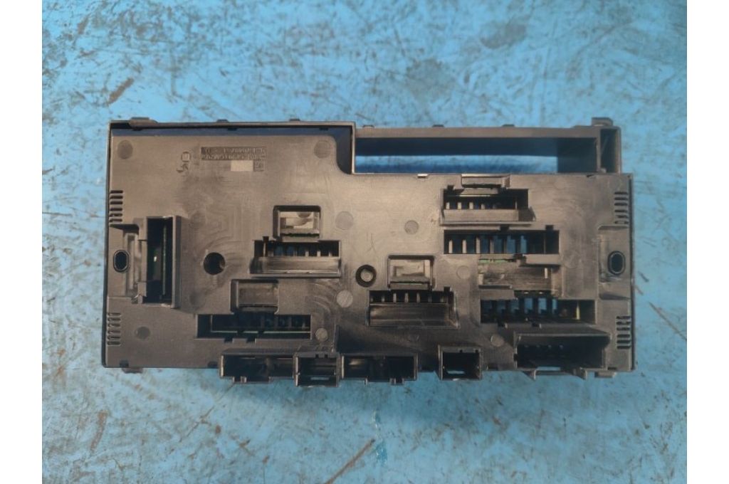 9252815 | Skrzynka bezpieczników BMW 6 SERIES (F13) 12-18 (367678) - Zdjęcie 3