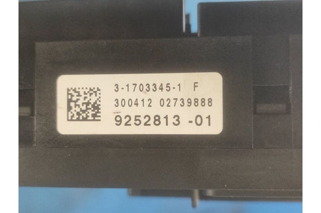 9252813 | Skrzynka bezpieczników BMW 6 SERIES (F13) 12-18 (367679) - Zdjęcie 4