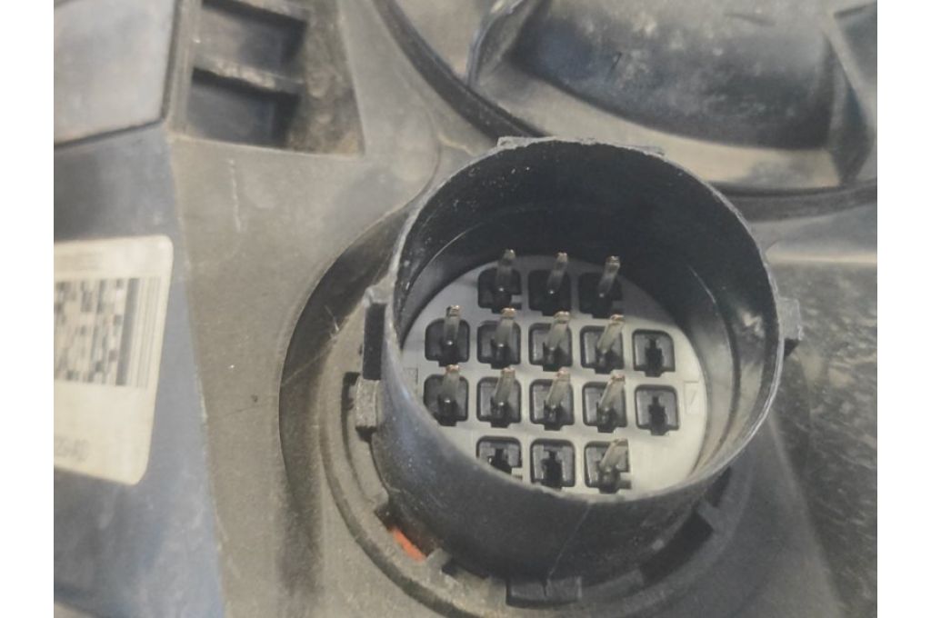 FK72-13W029-AD | Reflektor Lampa przednia przed. praw. LAND ROVER DISCOVERY Sport 15-19 (368051) - Zdjęcie 9