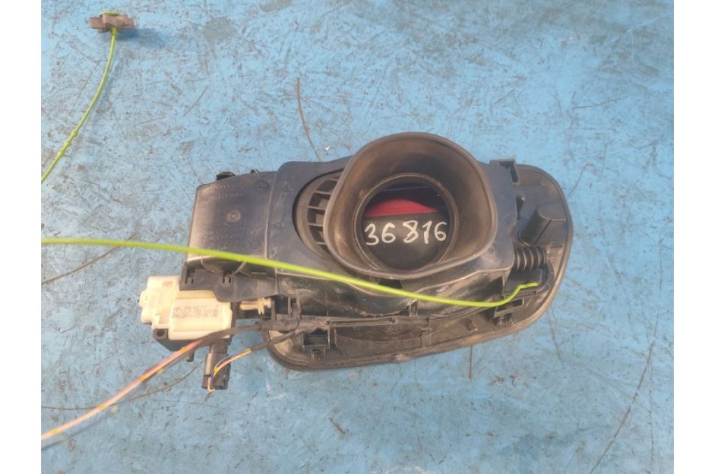 7228213 | klapka wlewu paliwa BMW 6 SERIES (F13) 12-18 (368162) - Zdjęcie 4