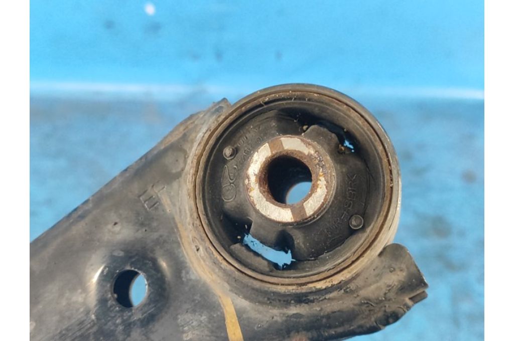 20202AJ04A | Dolne ramię przedniego zawieszenia praw. SUBARU OUTBACK 09-14 BR (368669) - Zdjęcie 3