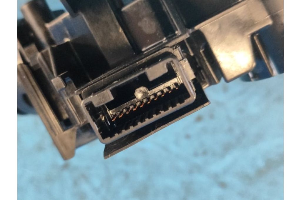 84140-47140 | Przełącznik pod kierownicą lew. TOYOTA PRIUS - 30 09-17 (368791) - Zdjęcie 3