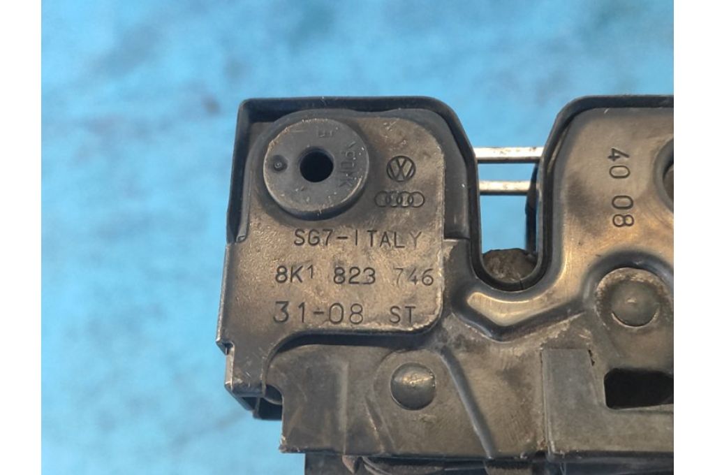 8R0 823 509 A | zamek maski AUDI Q5 08-16 (369622) - Zdjęcie 6