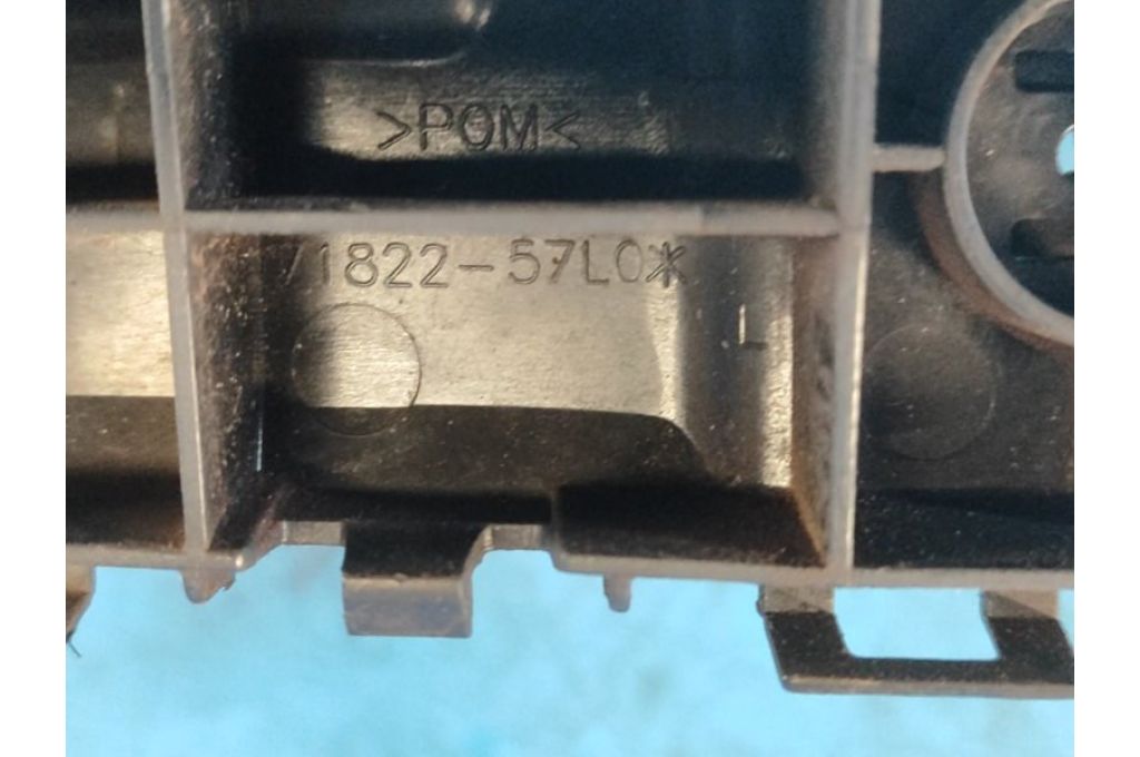 71822-57L00 | Wspornik tylnego zderzaka lew. SUZUKI KIZASHI 09-14 (369732) - Zdjęcie 4