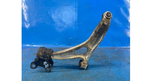 Dolne ramię przedniego zawieszenia praw. FORD FOCUS 10-18