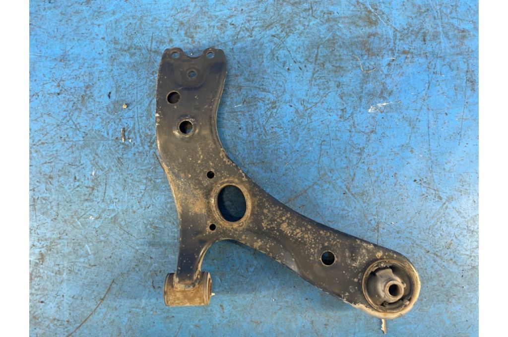 48068-47050 | Dolne ramię przedniego zawieszenia praw. TOYOTA PRIUS - 30 09-17 (370466) - Zdjęcie 2