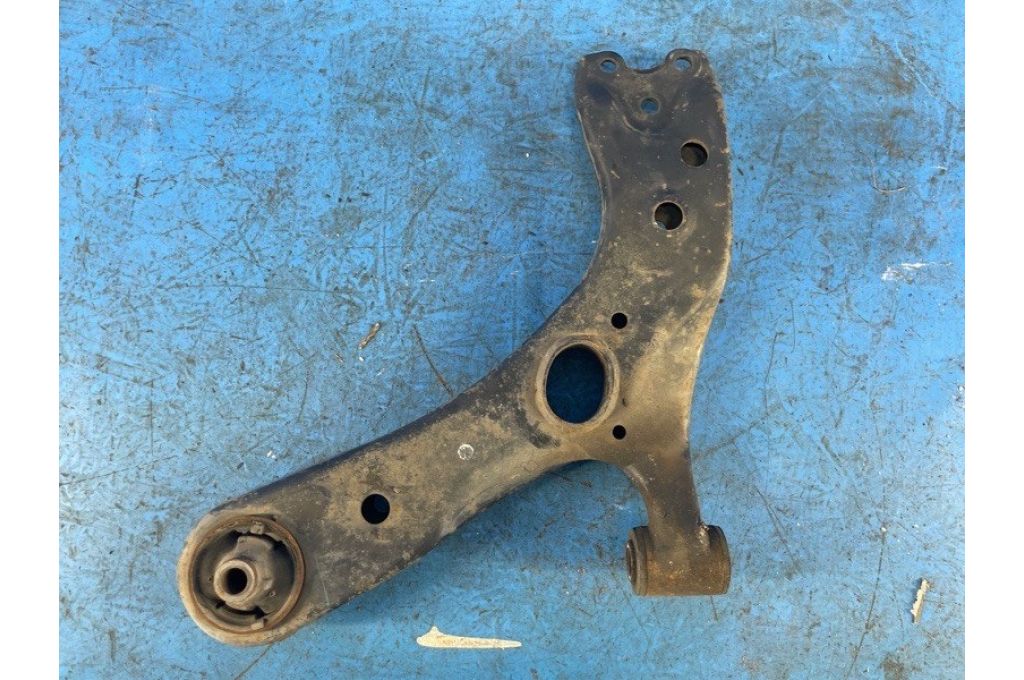 48069-47050 | Dolne ramię przedniego zawieszenia lew. TOYOTA PRIUS - 30 09-17 (370476) - Zdjęcie 2