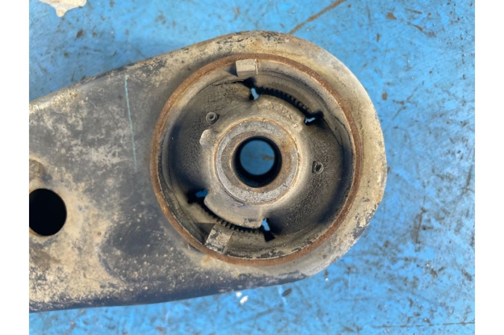 48069-47050 | Dolne ramię przedniego zawieszenia lew. TOYOTA PRIUS - 30 09-17 (370476) - Zdjęcie 3
