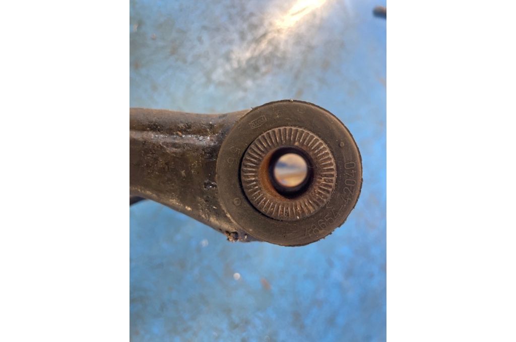 48069-47050 | Dolne ramię przedniego zawieszenia lew. TOYOTA PRIUS - 30 09-17 (370476) - Zdjęcie 5