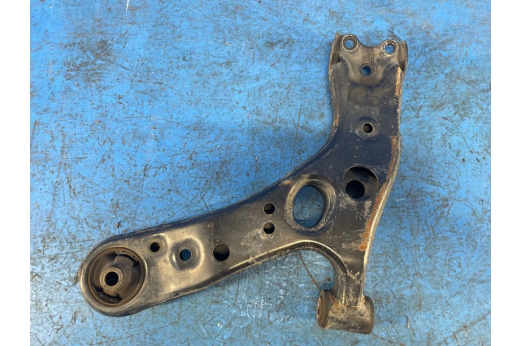 48068-47050 | Dolne ramię przedniego zawieszenia praw. LEXUS CT200 11-17 (370482) - Zdjęcie 2