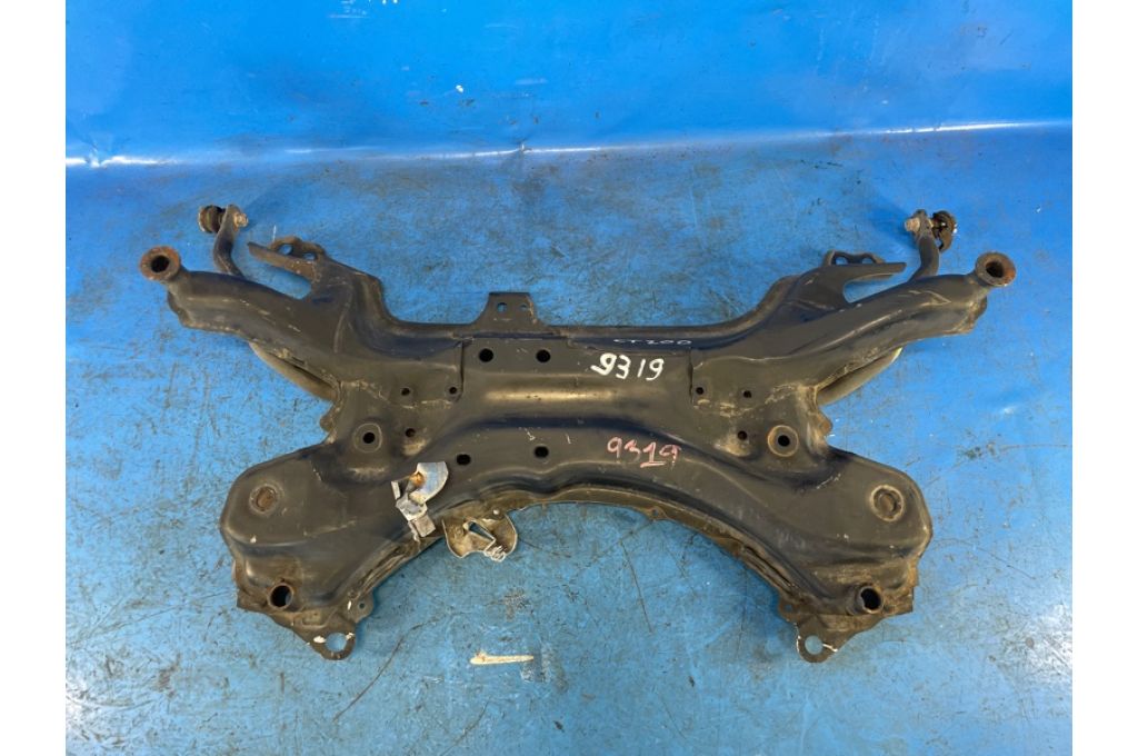 51201-12441 | Belka przedniego zawieszenia LEXUS CT200 11-17 (370588)