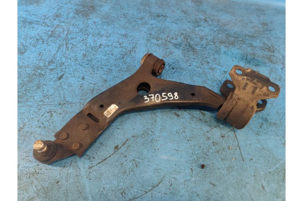CV6Z-3079-F | Dolne ramię przedniego zawieszenia lew. FORD ESCAPE 12-19 (370598)