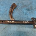 68248582AA | wspornik mocowania przedniej konsoli praw. JEEP RENEGADE (BU) 14- (370599)